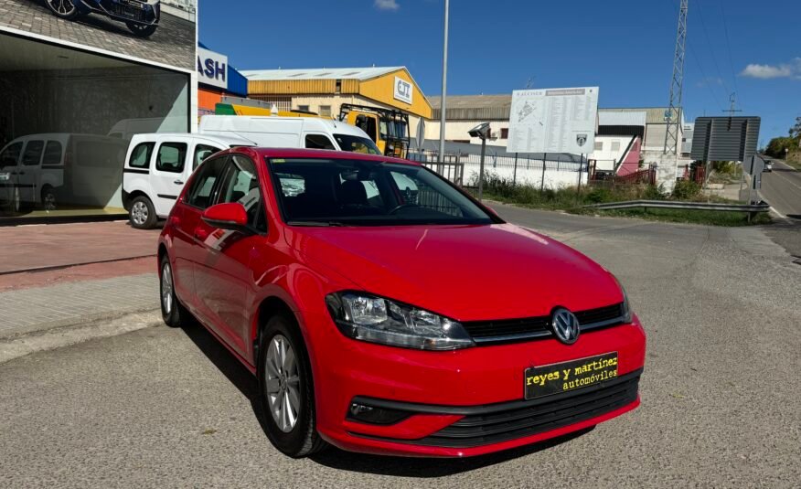 VOLKSWAGEN Golf 1.6 TDI READY GO