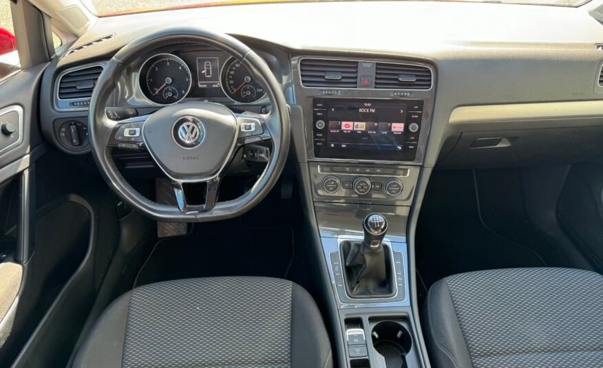 VOLKSWAGEN Golf 1.6 TDI READY GO